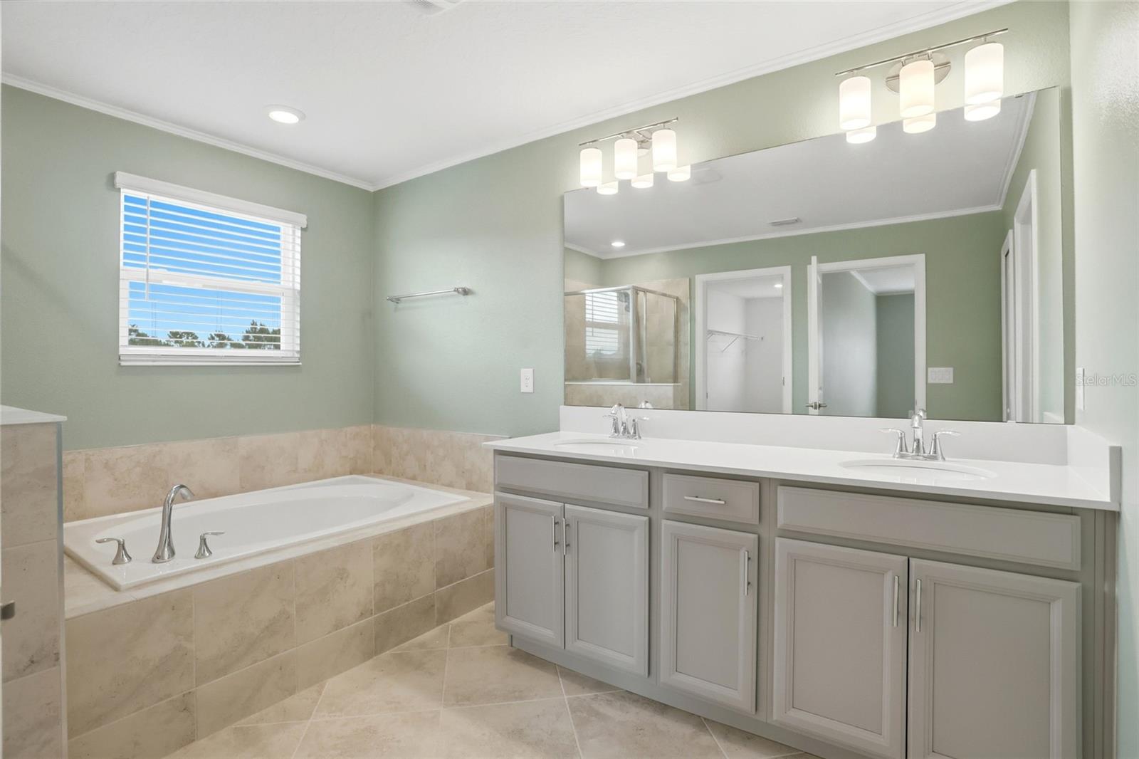 8700 PACIFIC DUNES DR