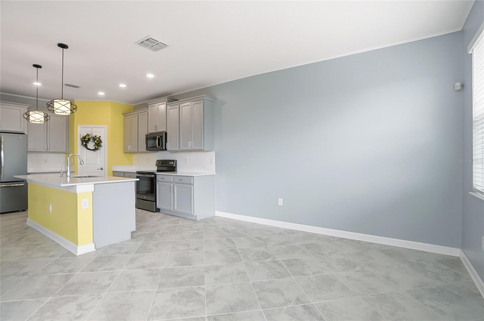 8700 PACIFIC DUNES DR