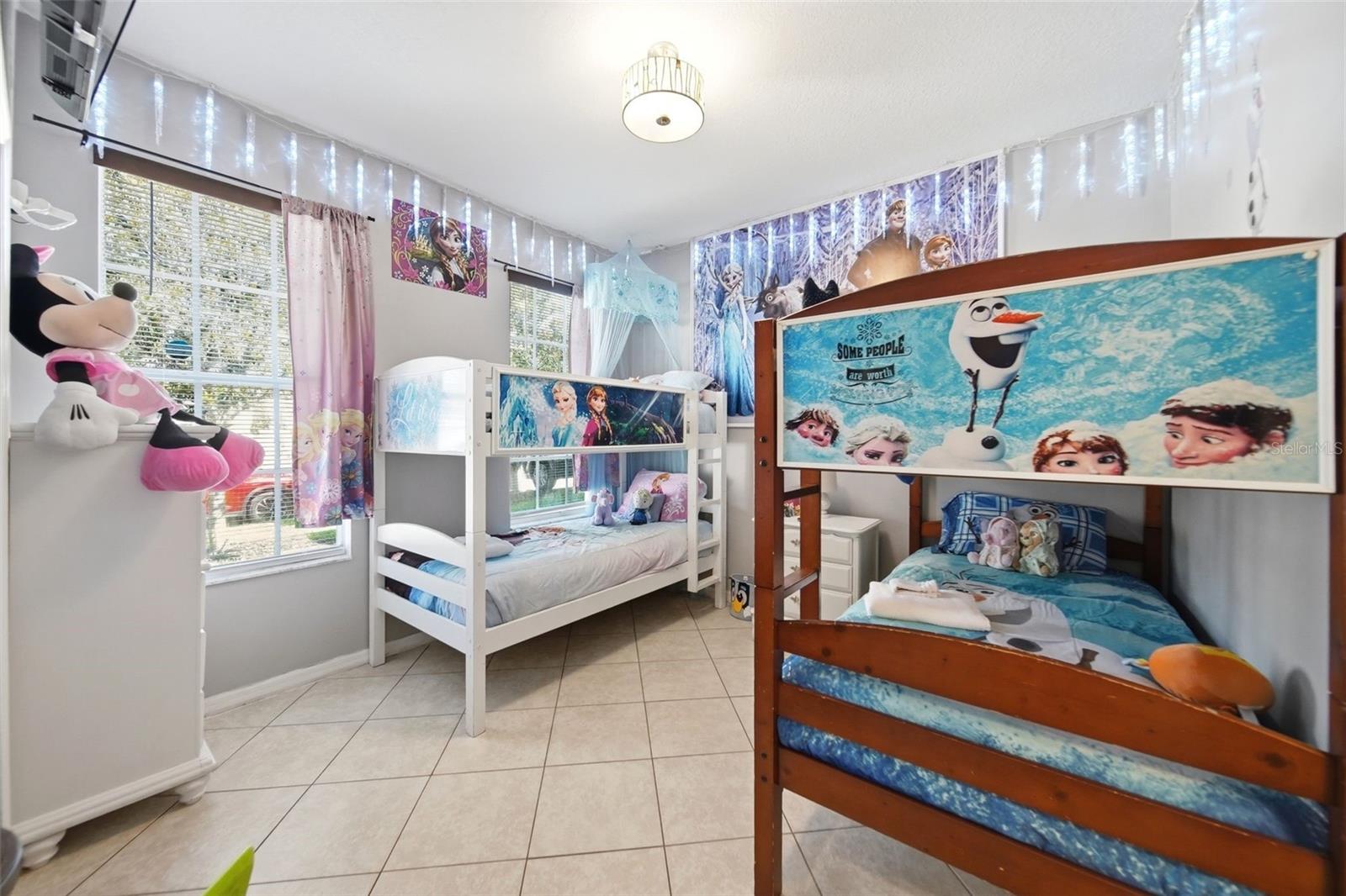 429 ORISTA DR