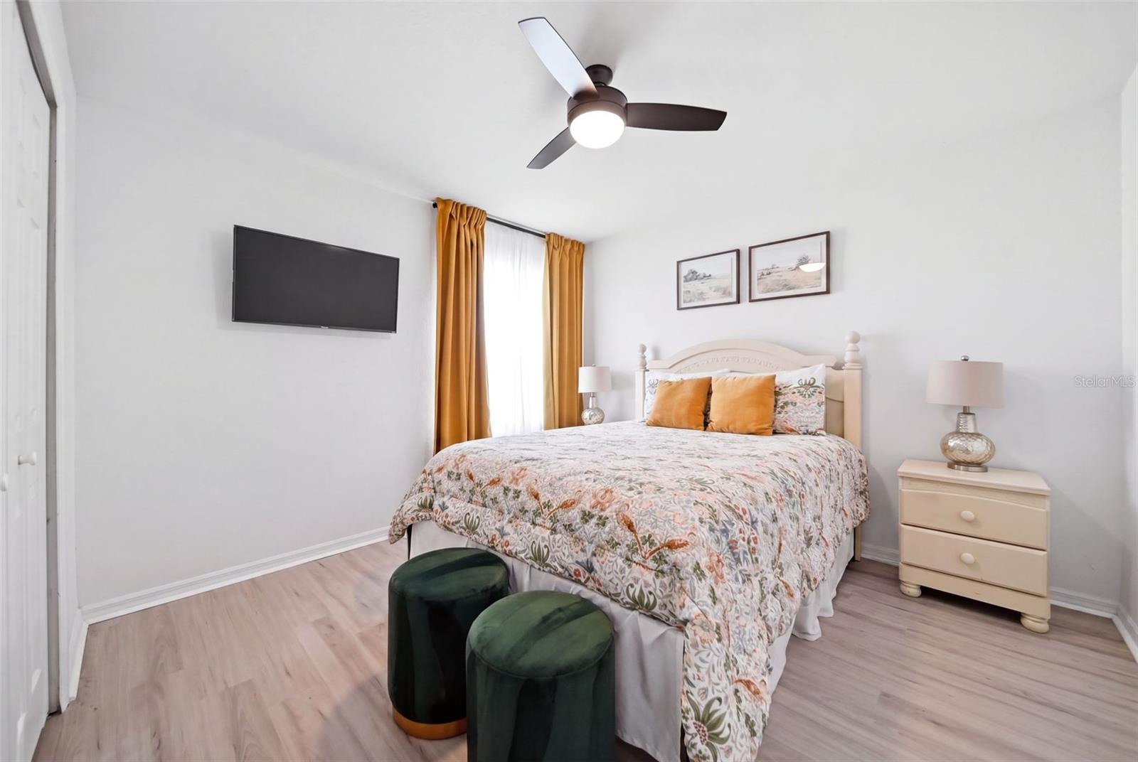 254 GLENEAGLES DR