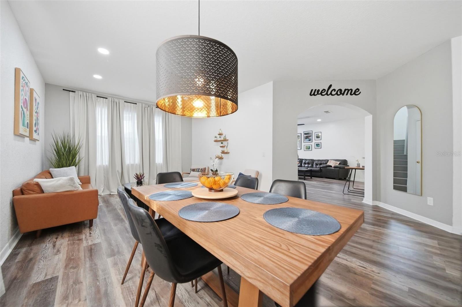 254 GLENEAGLES DR
