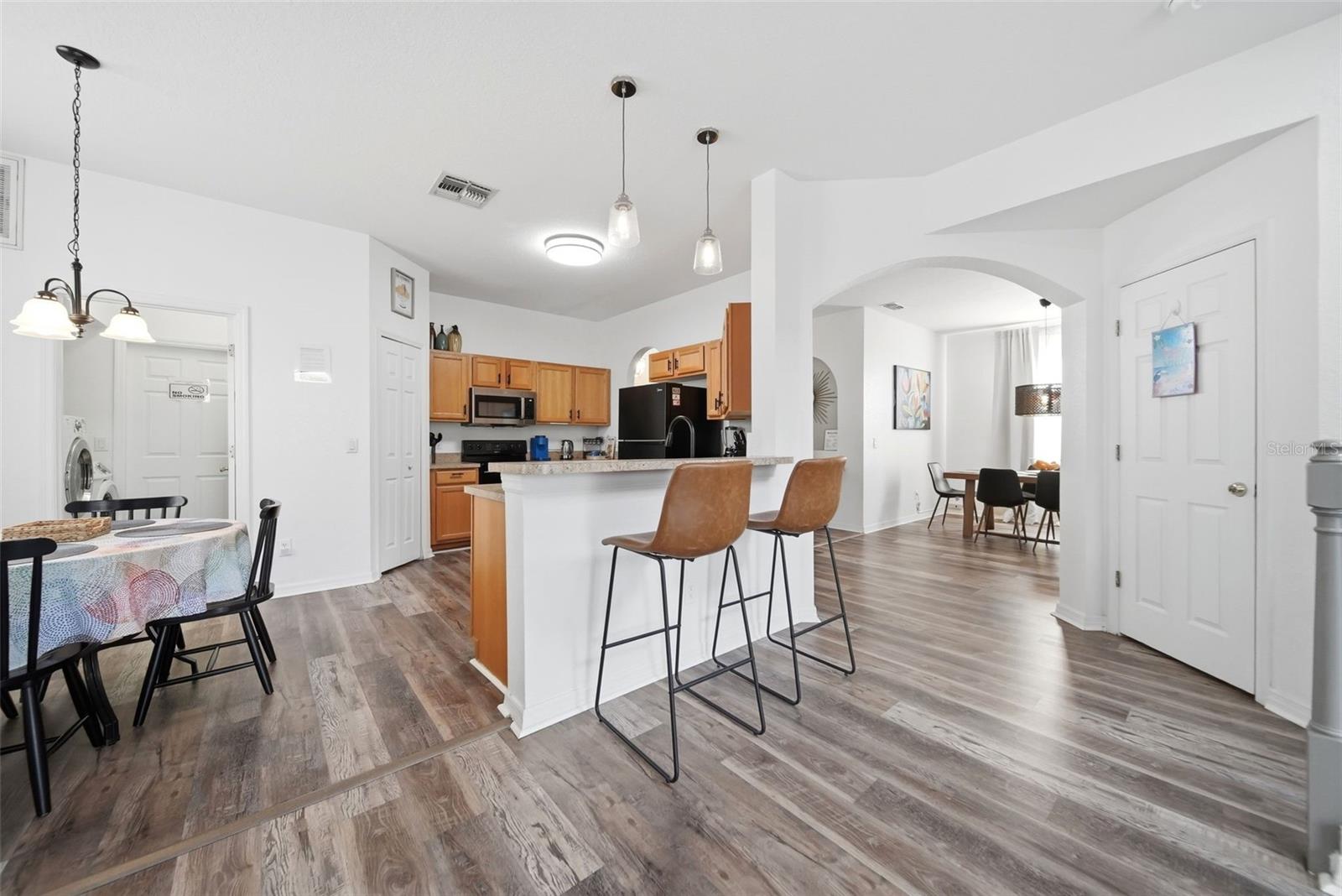 254 GLENEAGLES DR