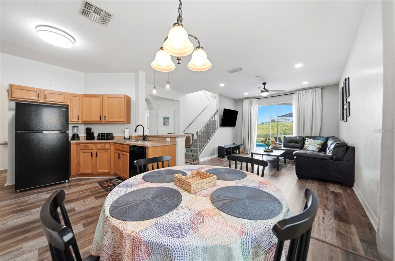 254 GLENEAGLES DR