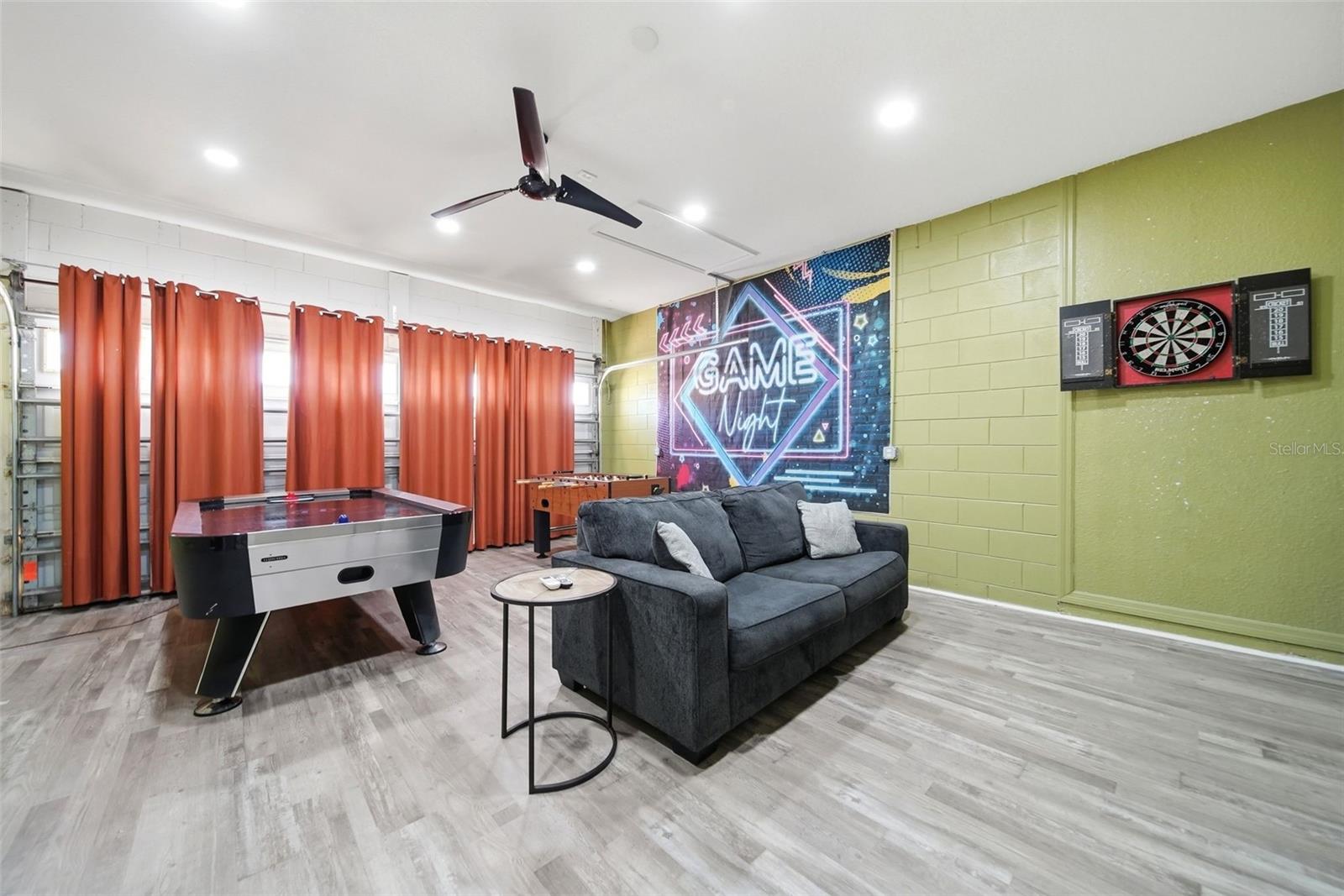 254 GLENEAGLES DR