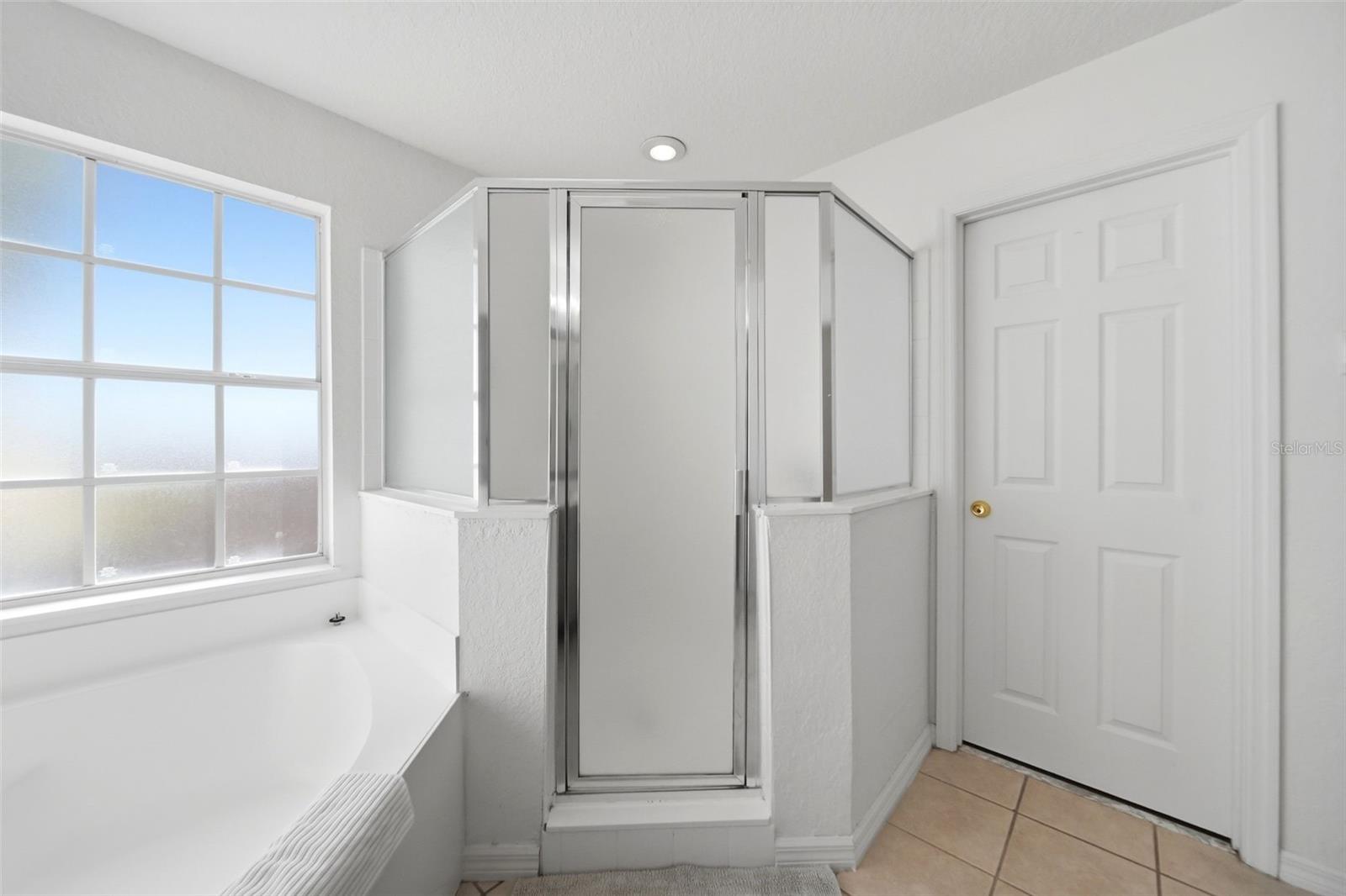 254 GLENEAGLES DR