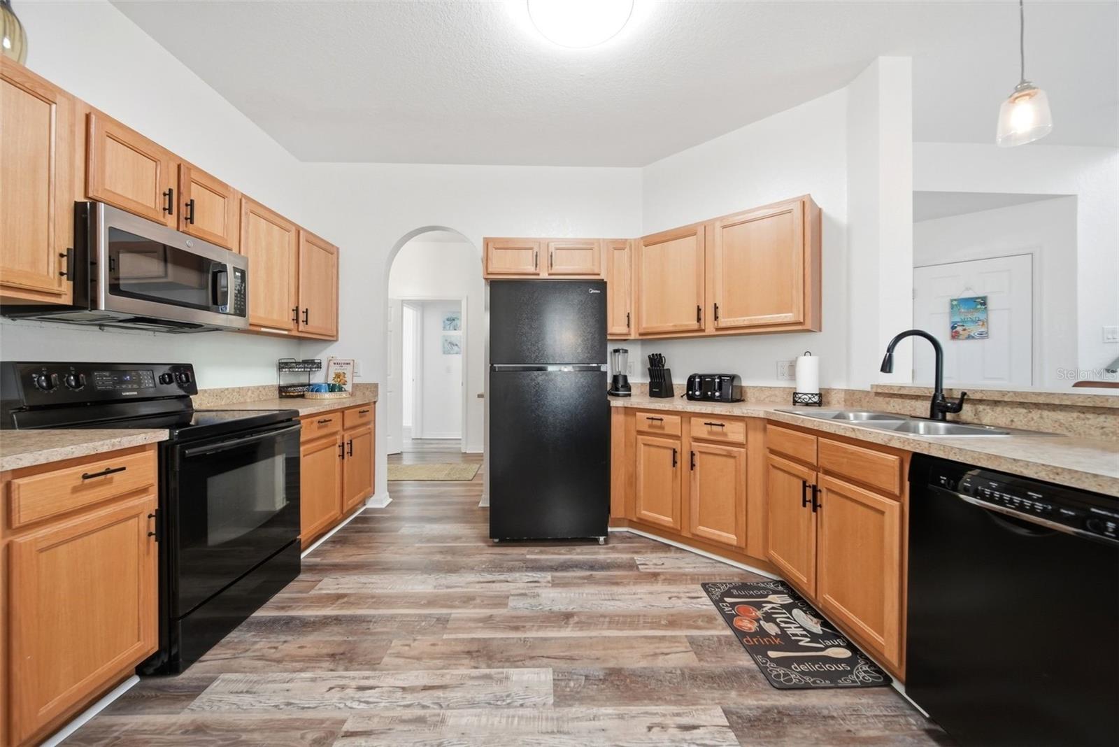 254 GLENEAGLES DR