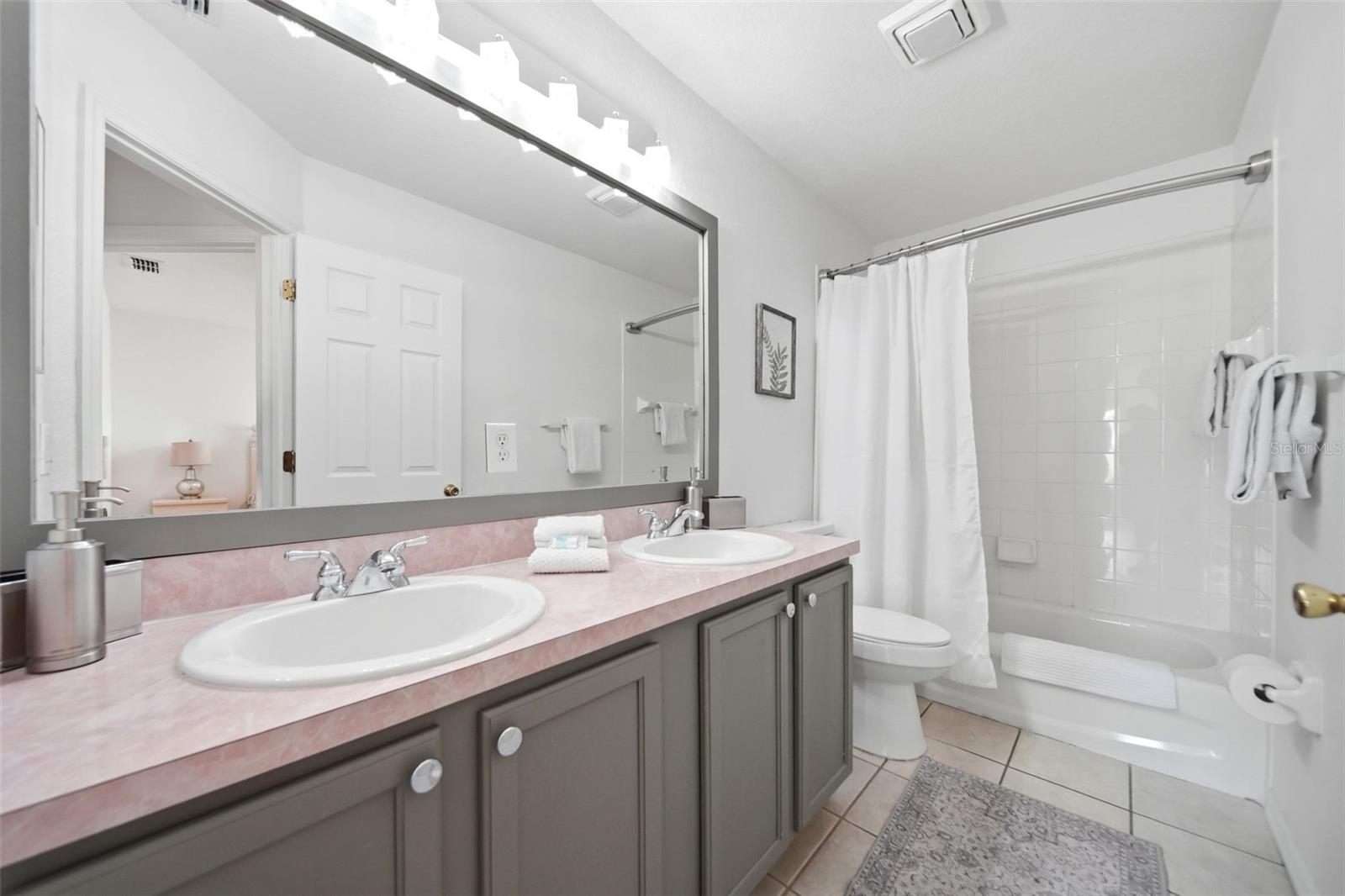 254 GLENEAGLES DR
