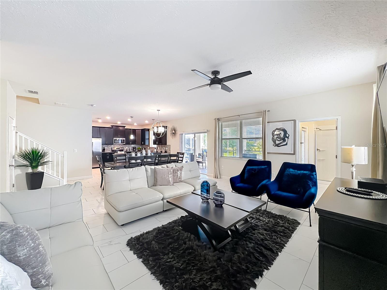 9018 STINGER DR