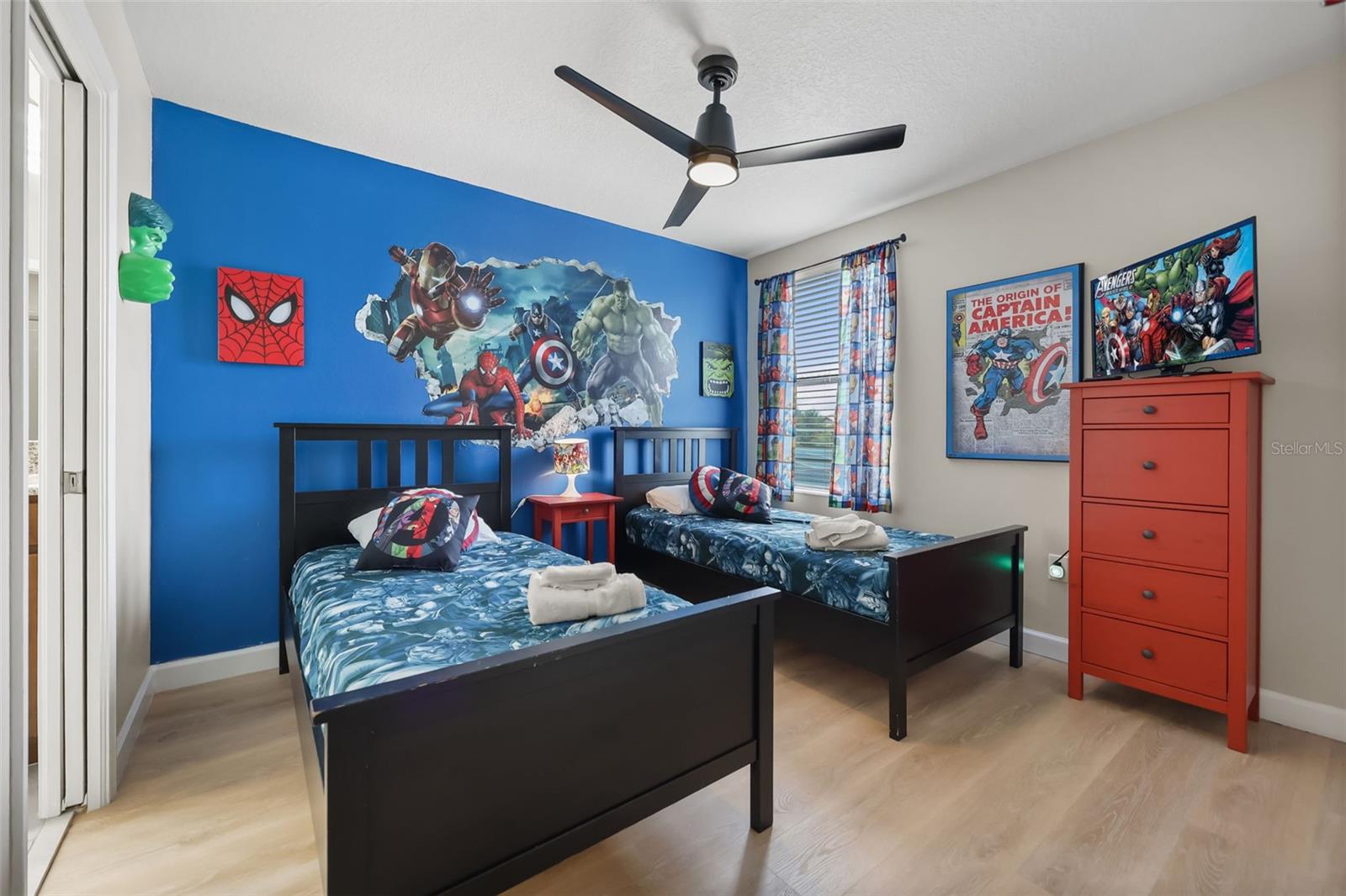 1423 THUNDERBIRD RD