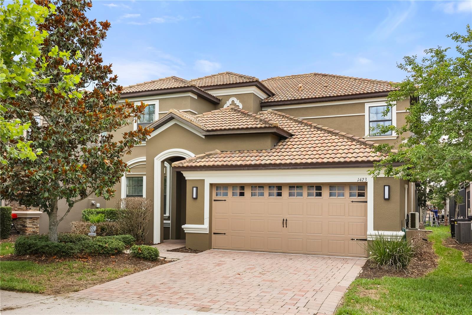 1423 THUNDERBIRD RD