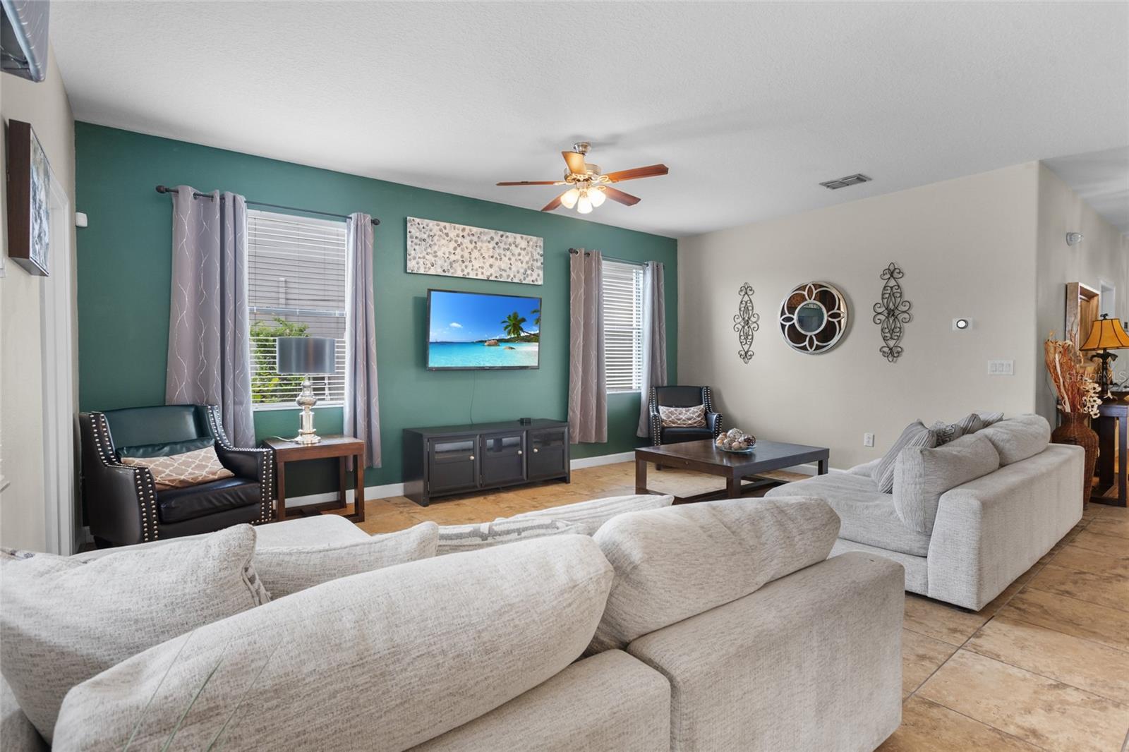 2287 VICTORIA DR