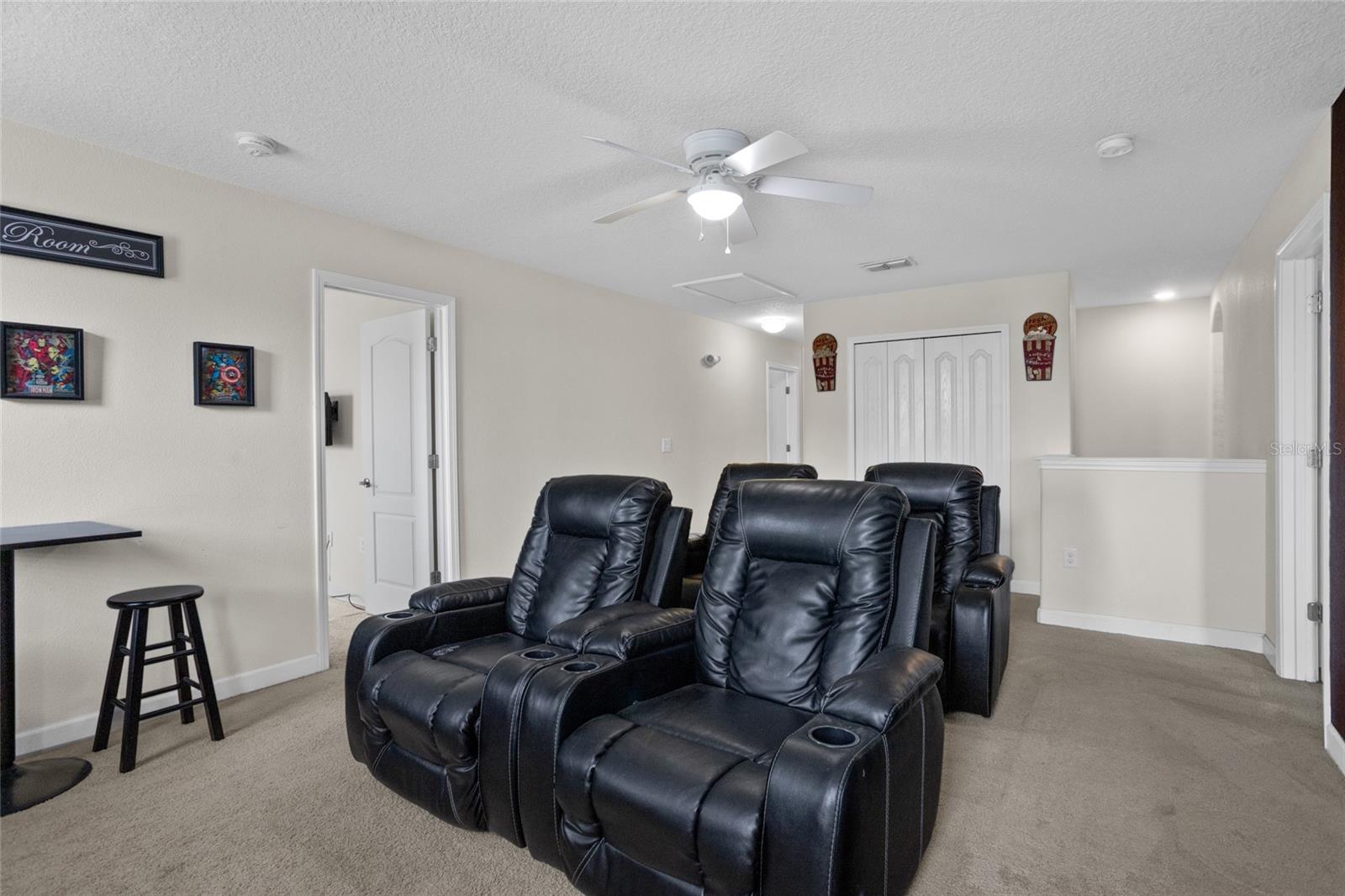 2287 VICTORIA DR