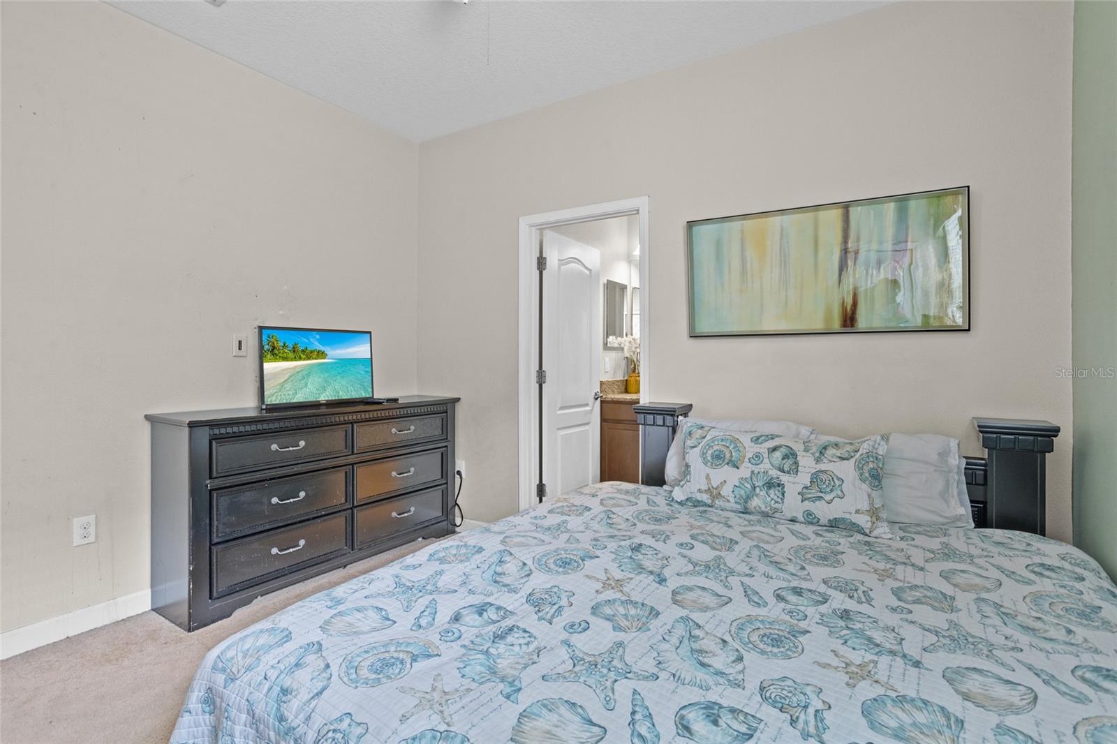 2287 VICTORIA DR