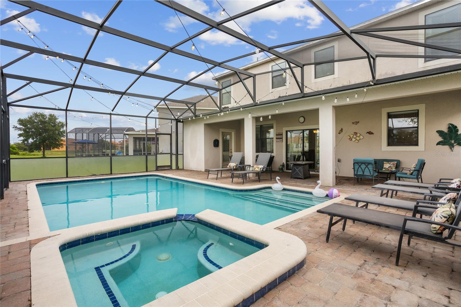 2287 VICTORIA DR