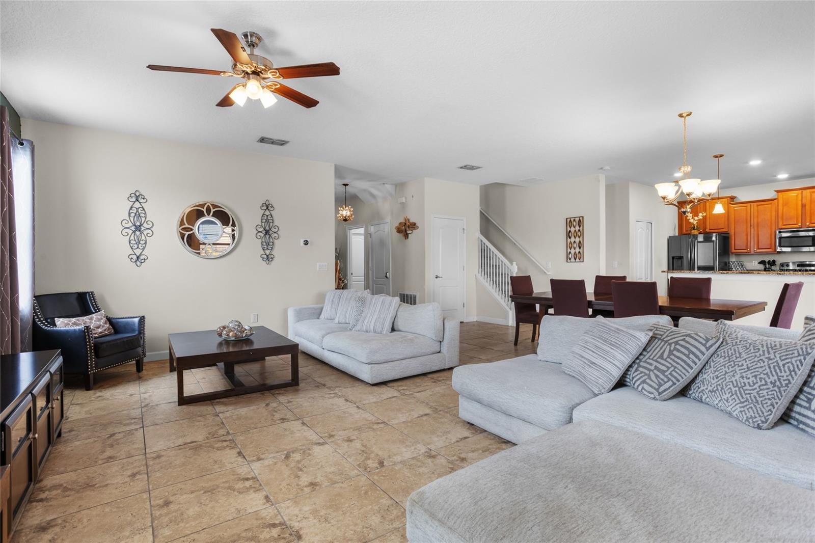 2287 VICTORIA DR