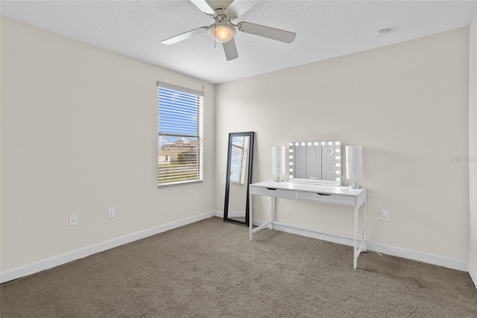 2287 VICTORIA DR