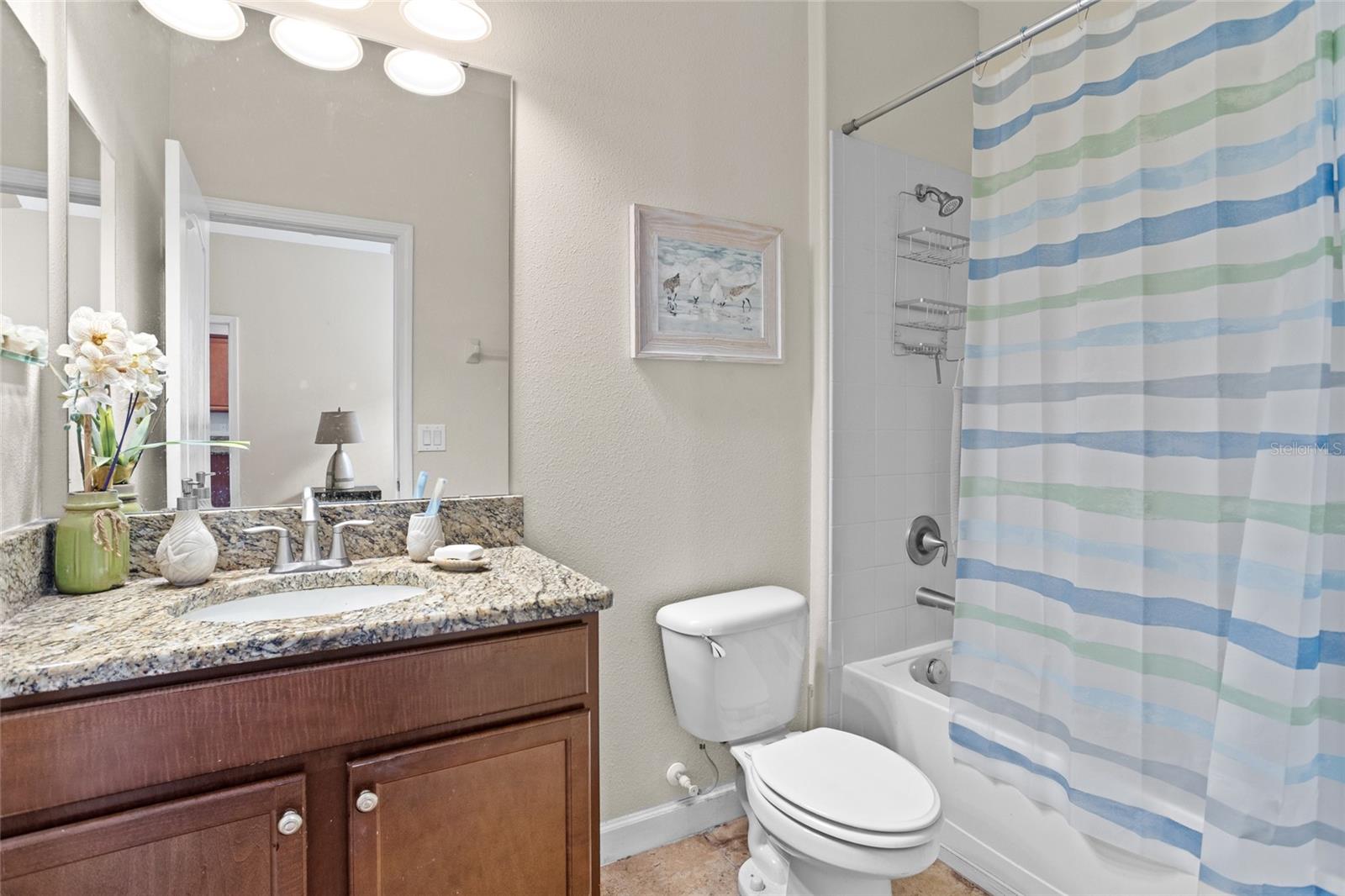 2287 VICTORIA DR