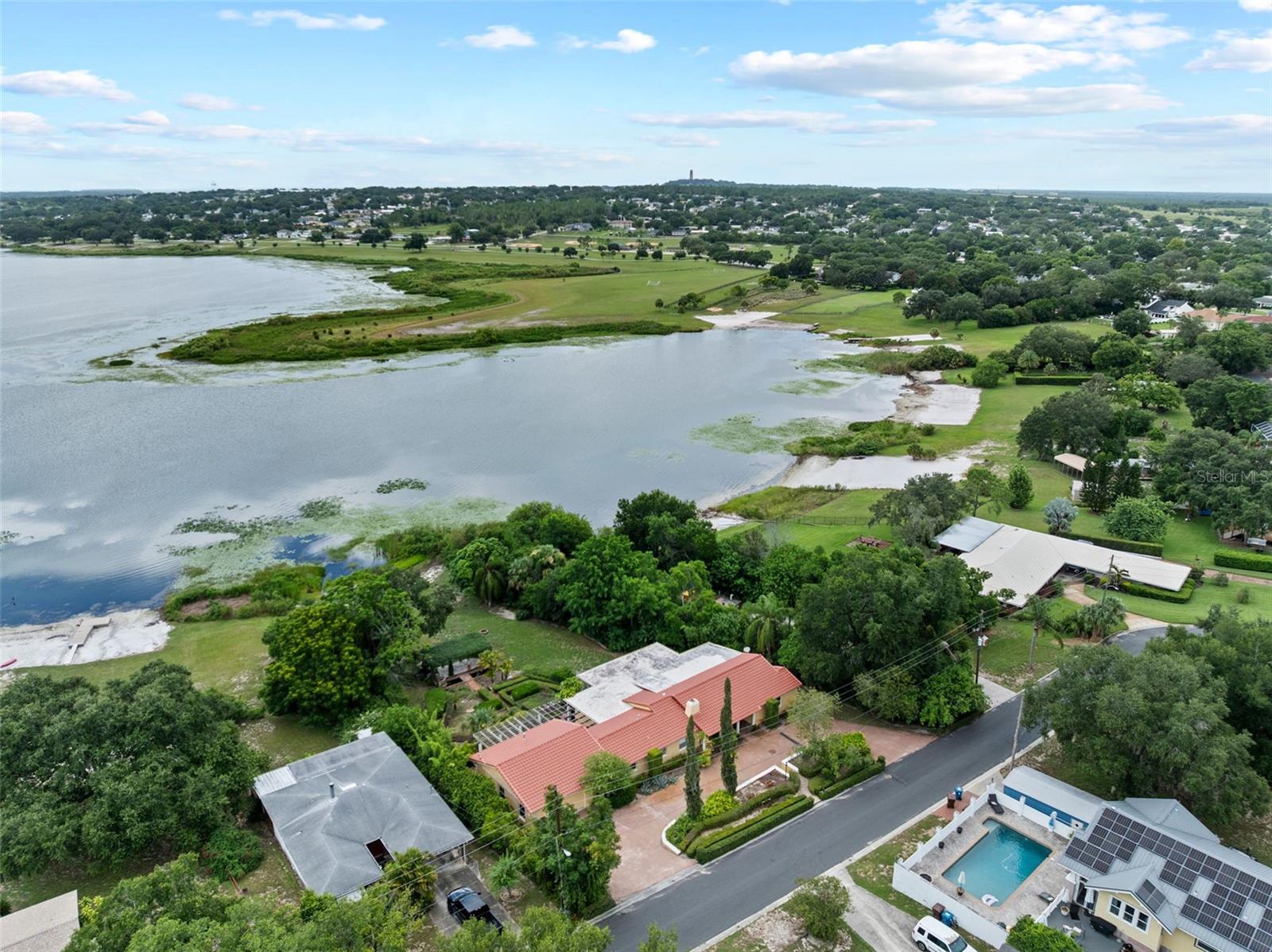 1121 SUNSET DR