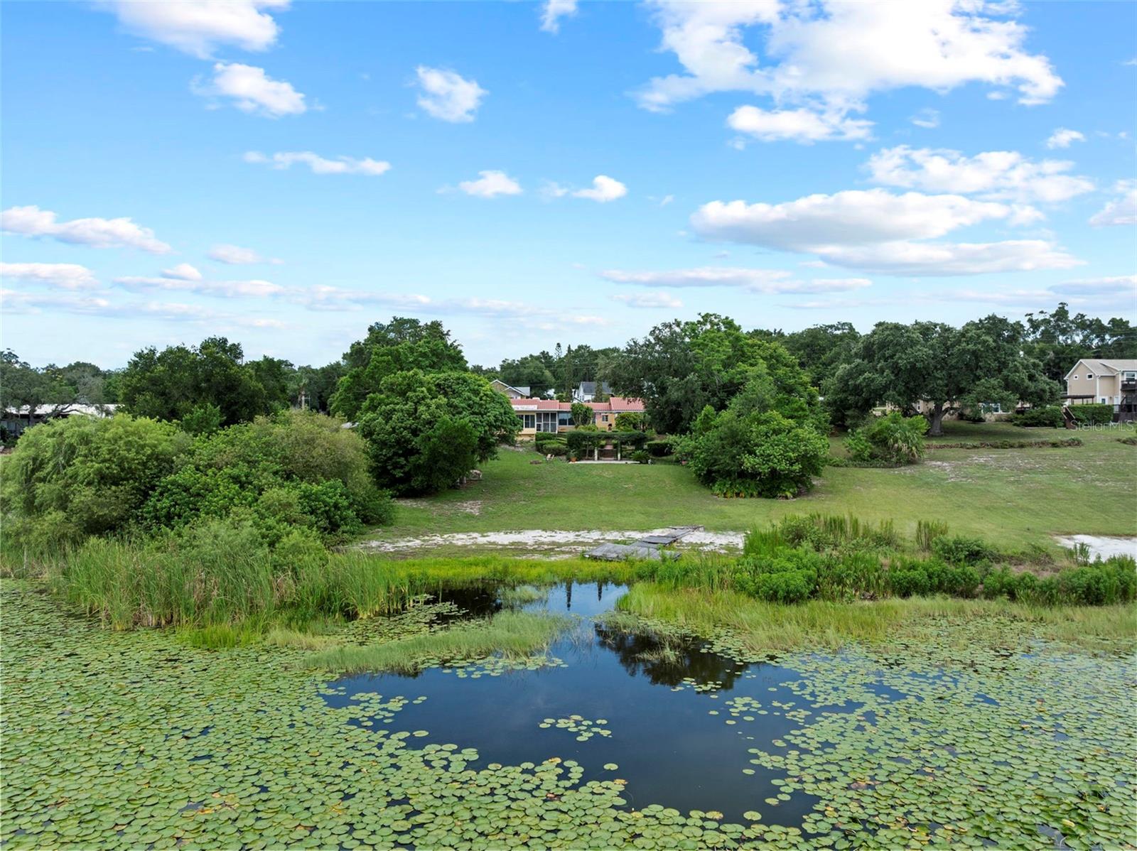 1121 SUNSET DR