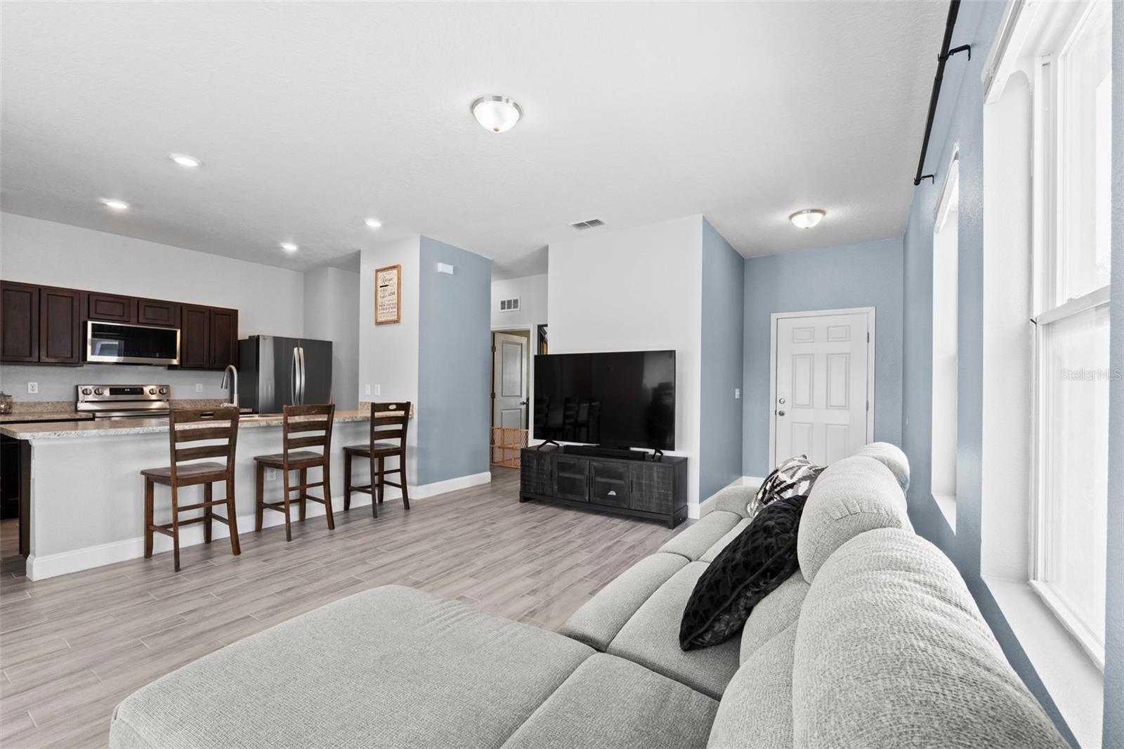 366 EAGLECREST DR