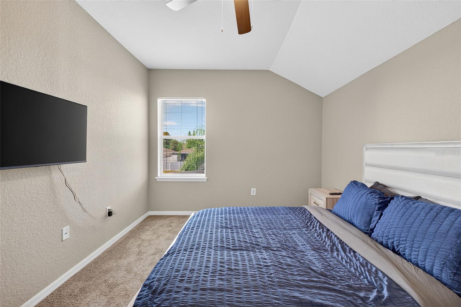 724 ANDALUSIA LOOP