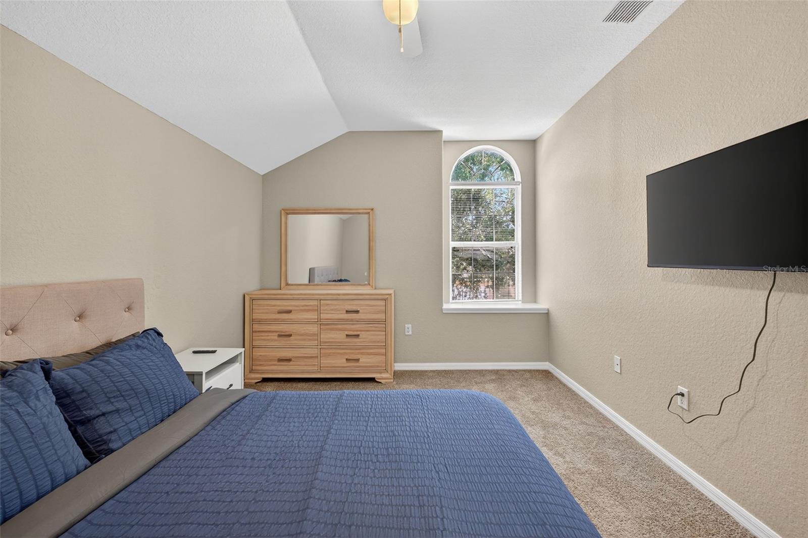 724 ANDALUSIA LOOP