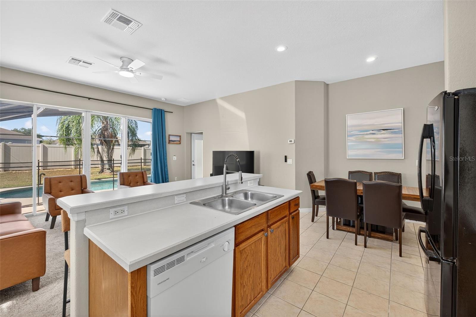 724 ANDALUSIA LOOP