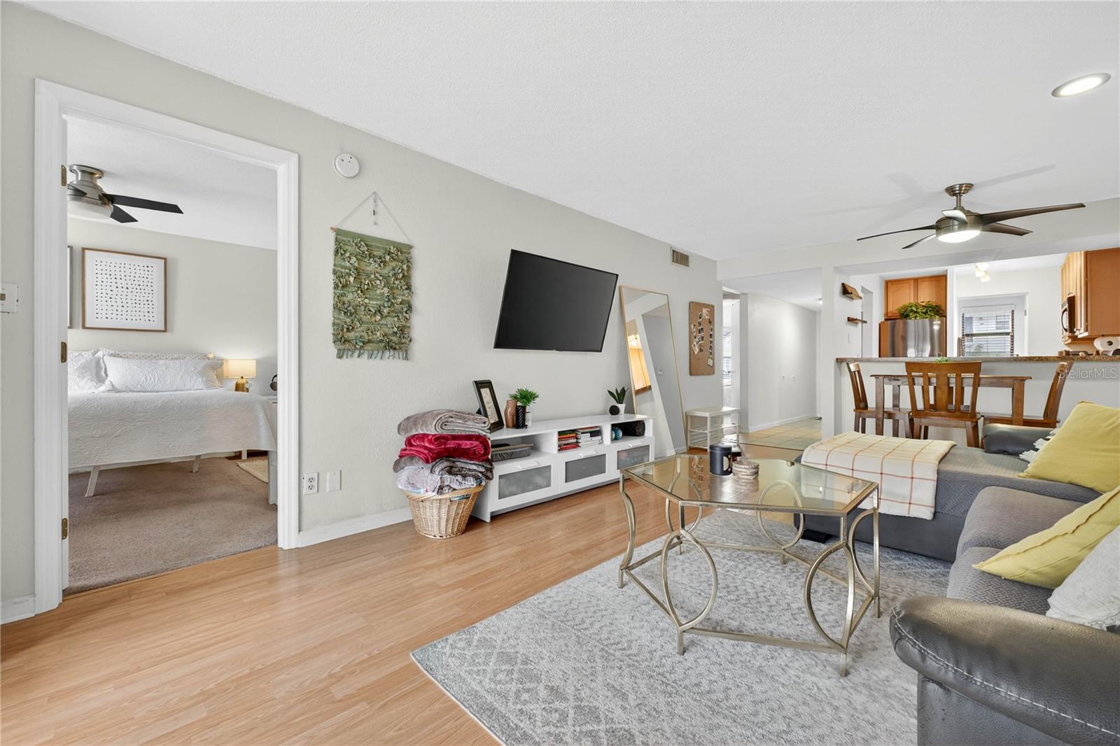 3016 PLAZA TERRACE DR #3016