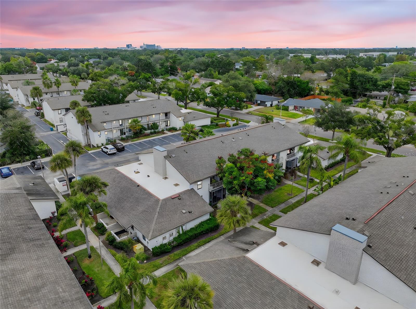 3016 PLAZA TERRACE DR #3016