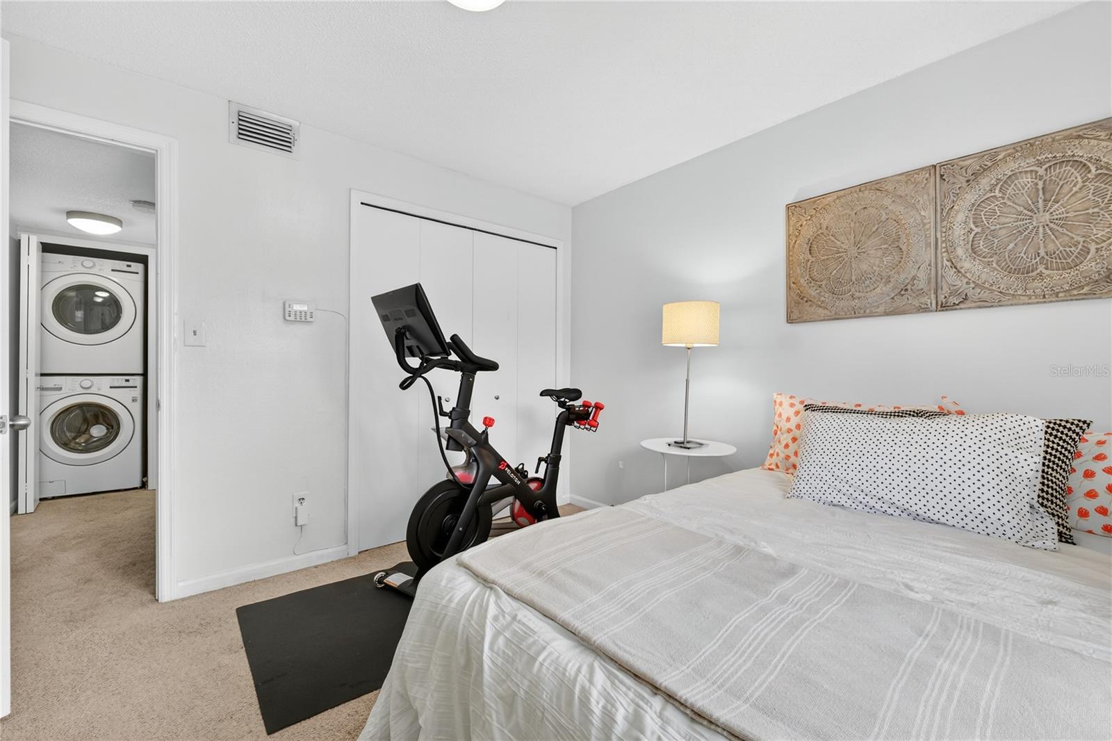 3016 PLAZA TERRACE DR #3016