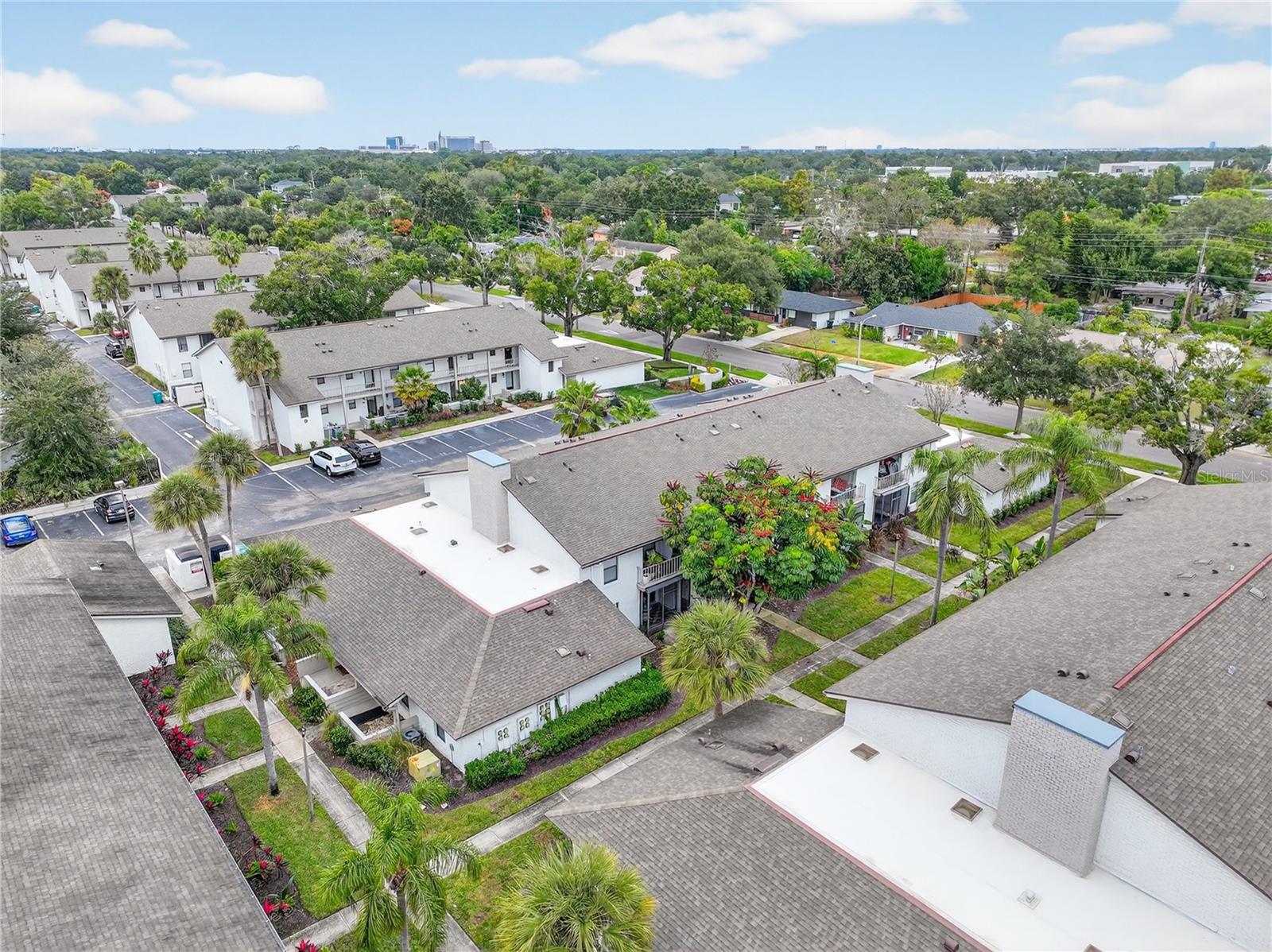 3016 PLAZA TERRACE DR #3016