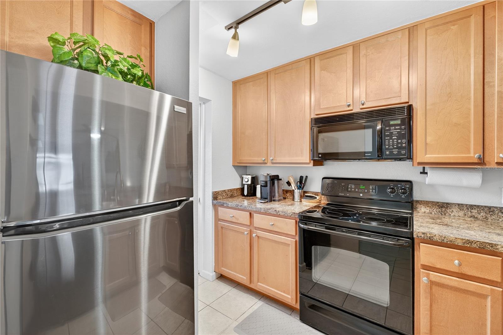 3016 PLAZA TERRACE DR #3016