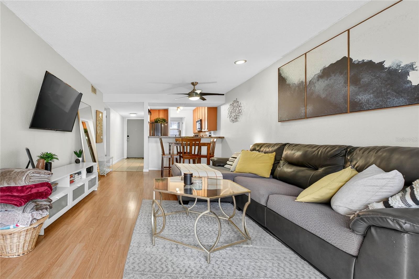 3016 PLAZA TERRACE DR #3016