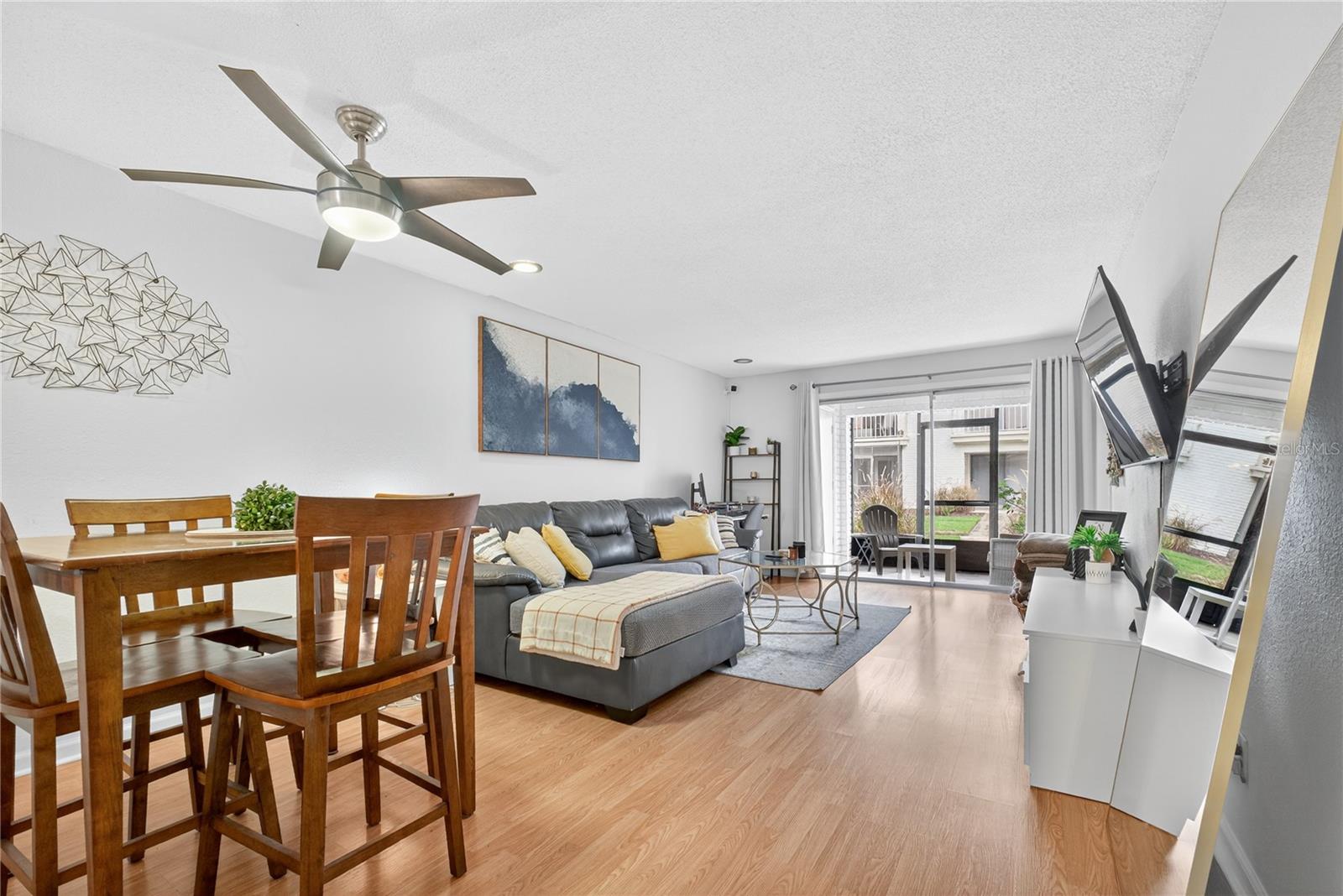 3016 PLAZA TERRACE DR #3016