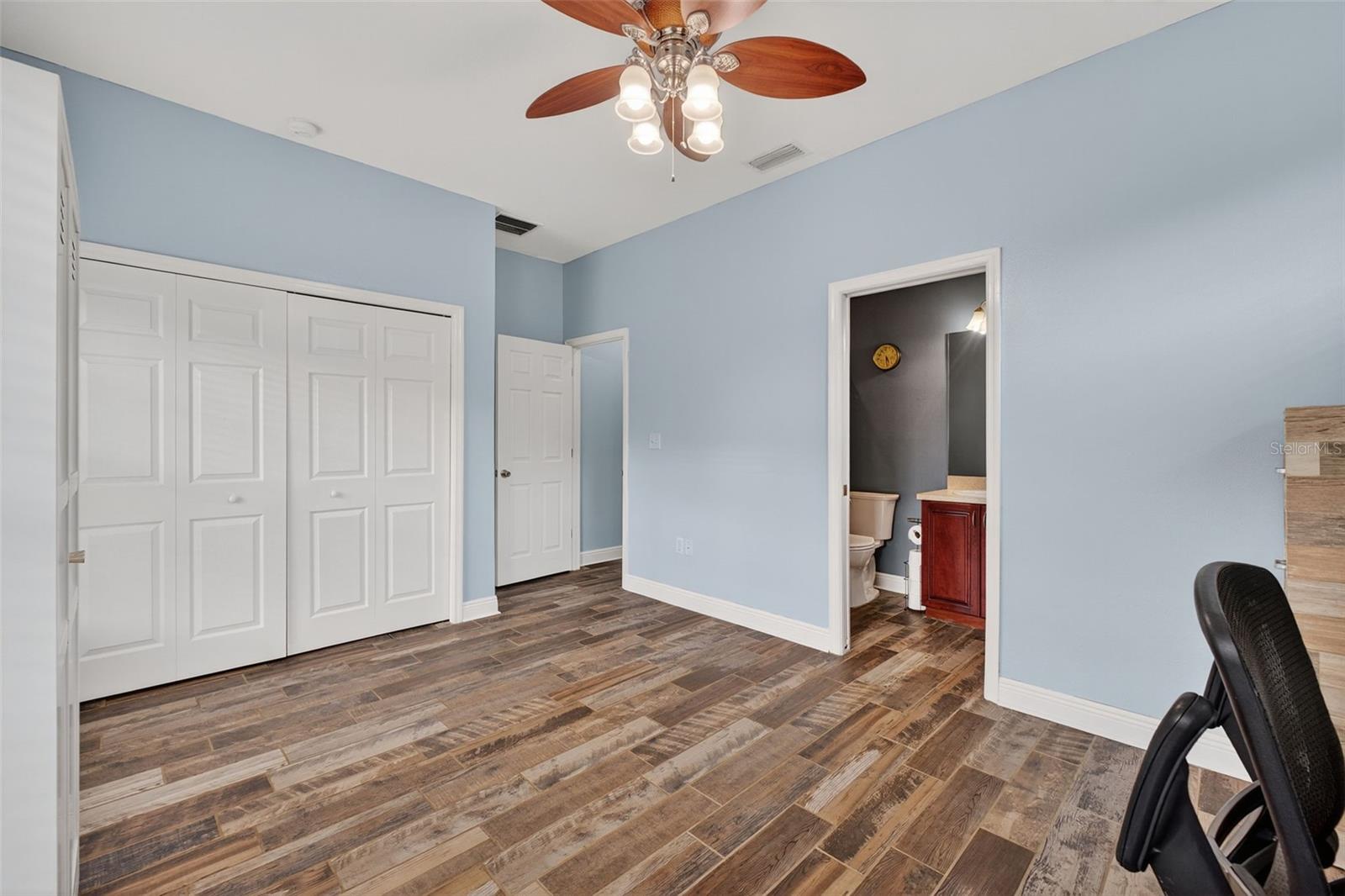 3229 GARDNER OAKS LN