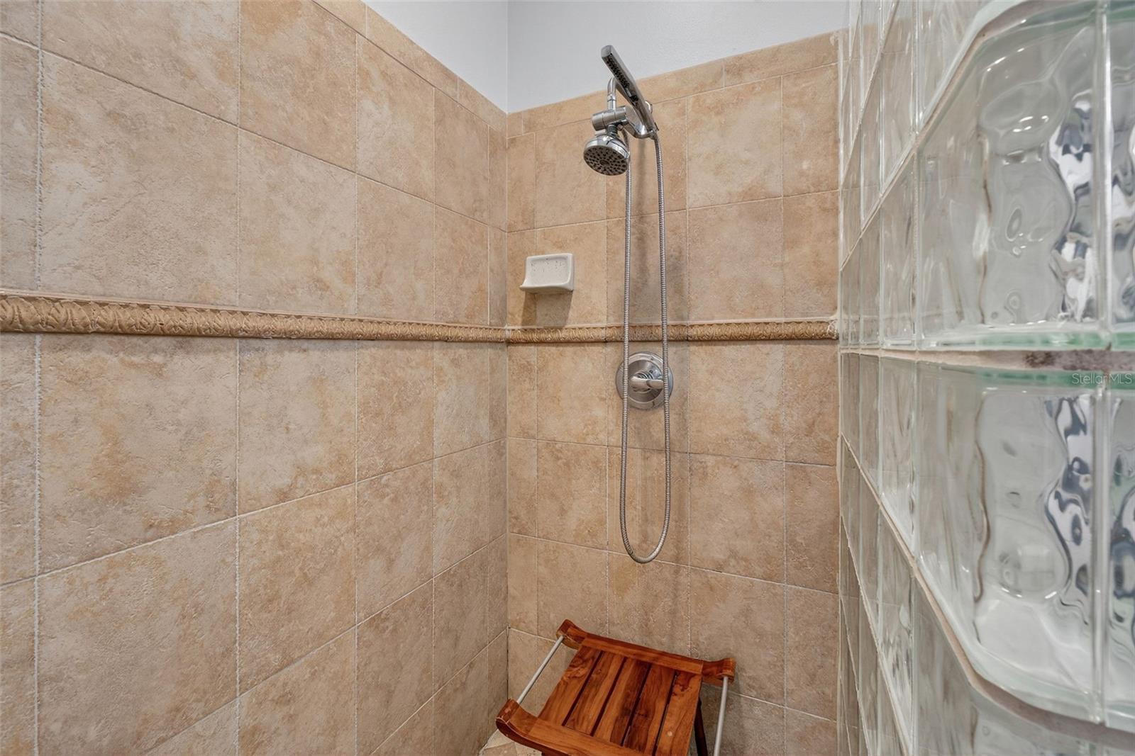 3229 GARDNER OAKS LN