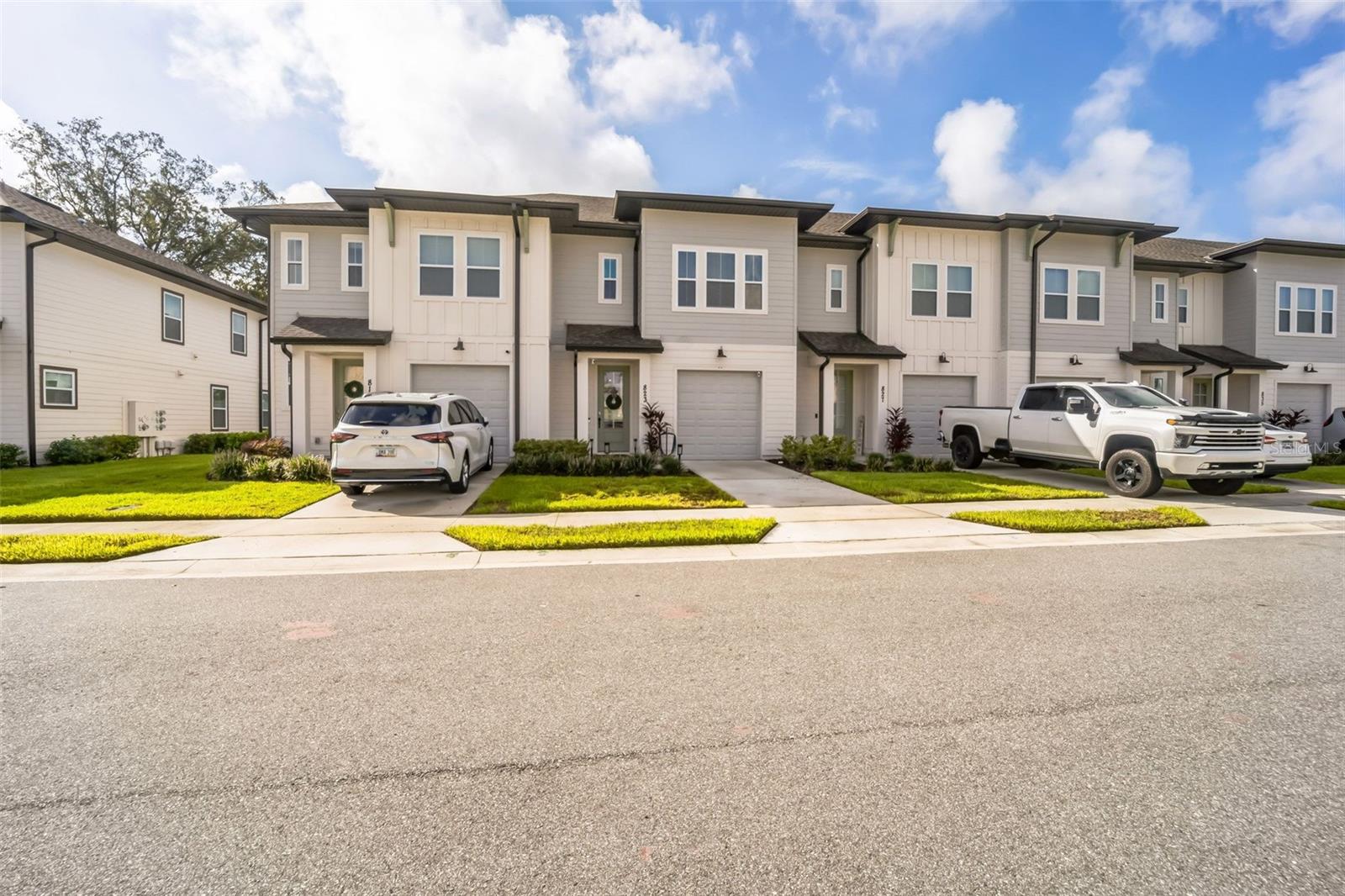 823 LONGBOAT DR