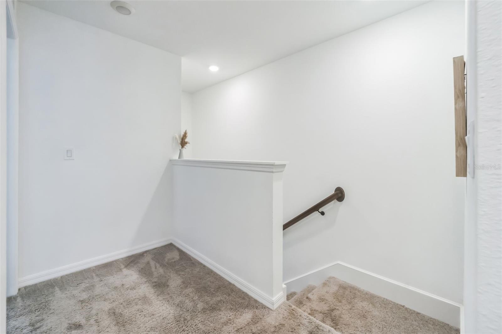 823 LONGBOAT DR