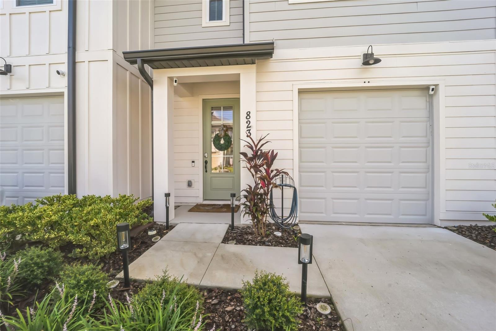 823 LONGBOAT DR