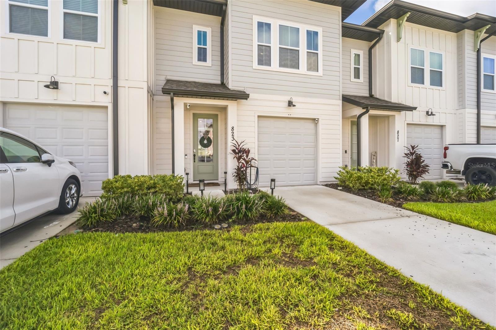 823 LONGBOAT DR