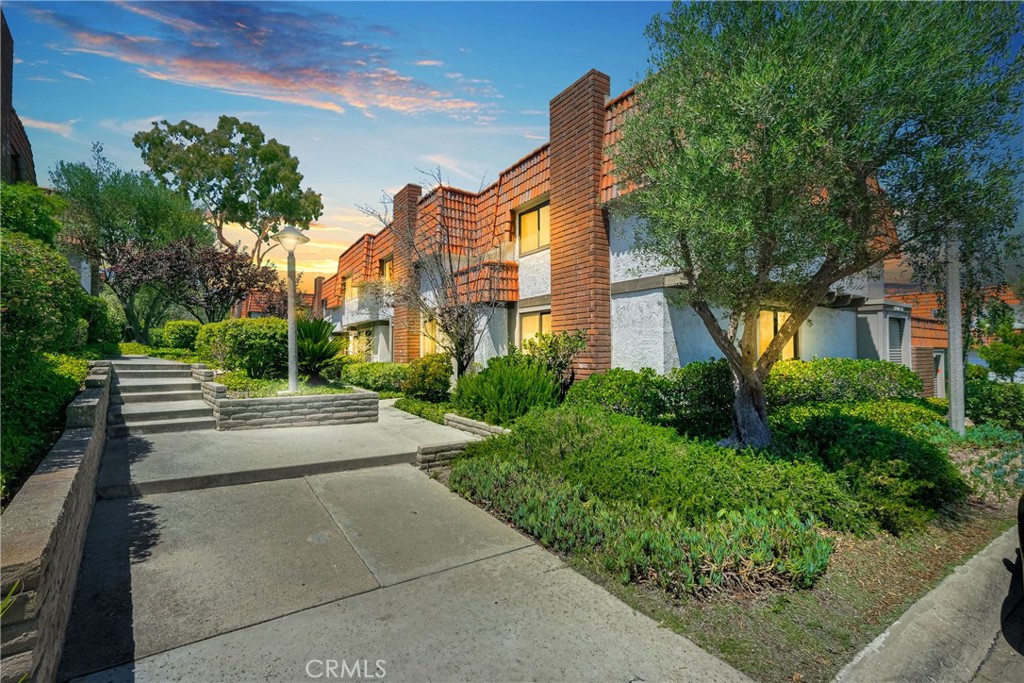 27937 Ridgebluff Court