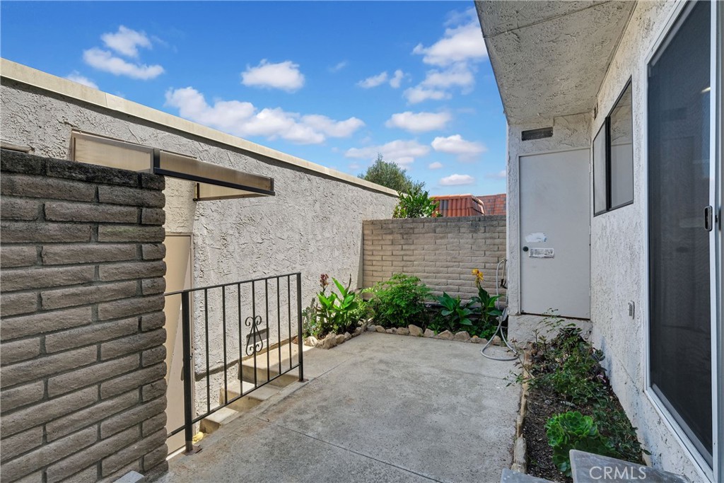 27937 Ridgebluff Court