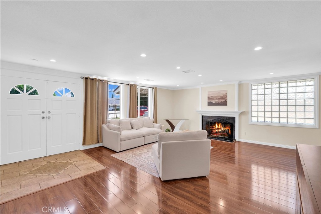 344 S Frankfurt Avenue