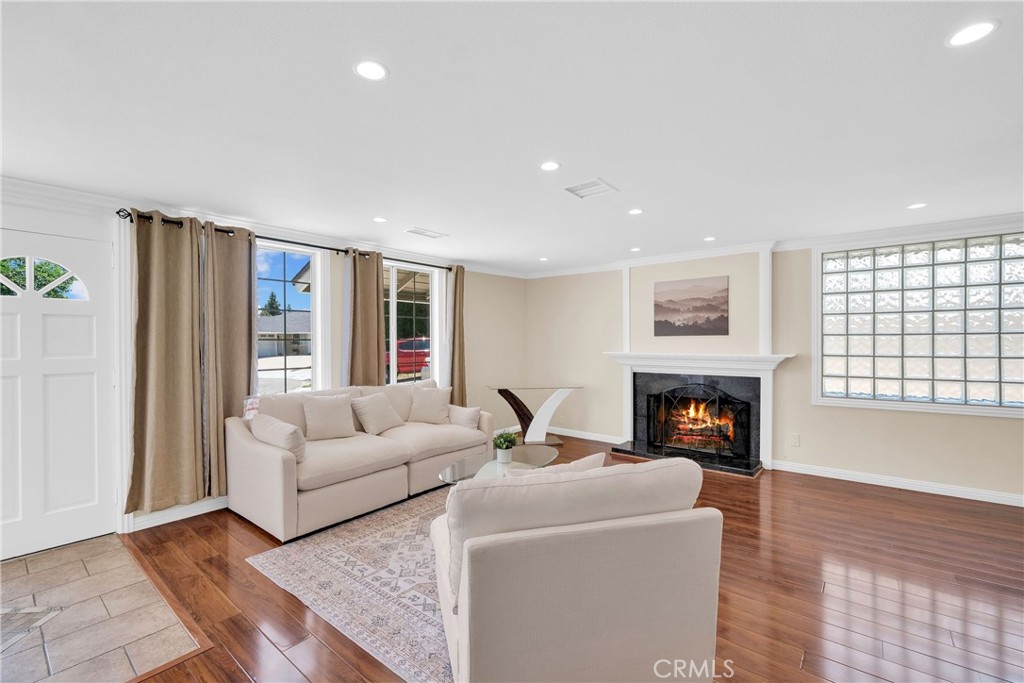 344 S Frankfurt Avenue