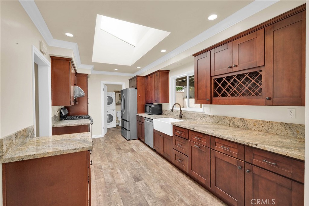 27127 Shorewood Road