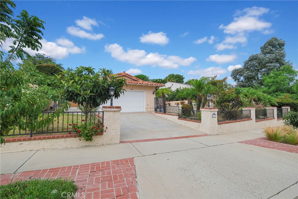 27127 Shorewood Road