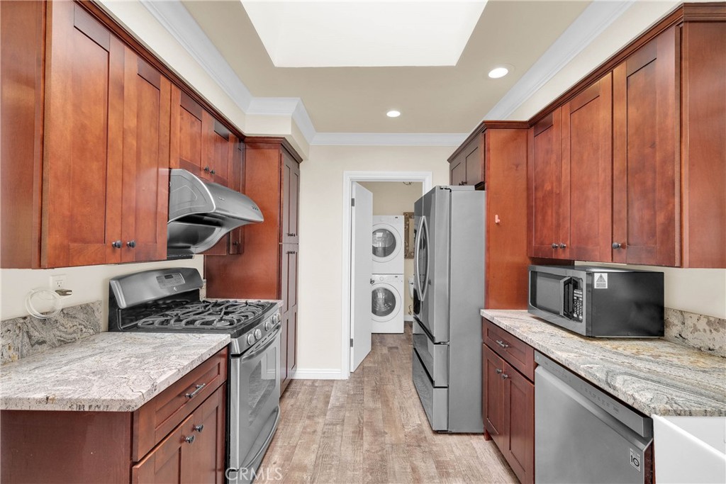 27127 Shorewood Road