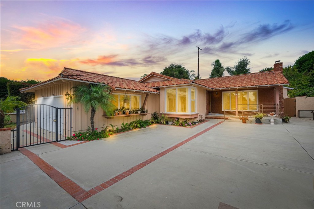 27127 Shorewood Road