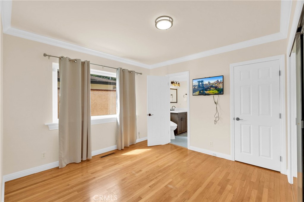 27127 Shorewood Road