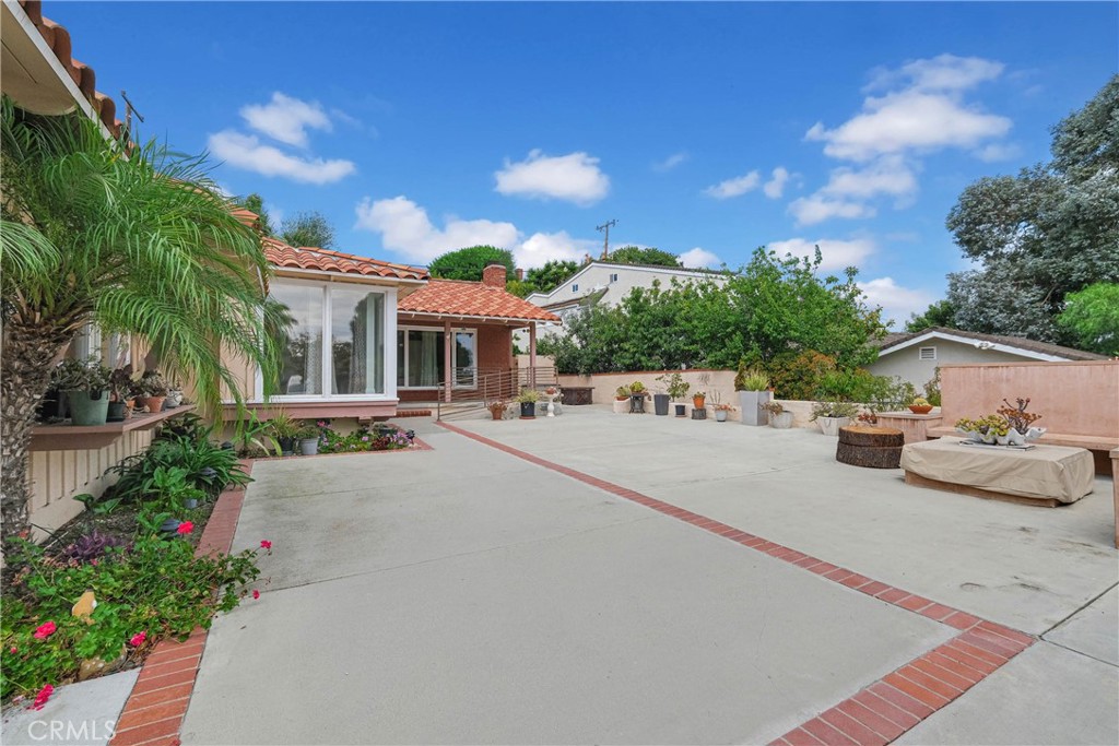 27127 Shorewood Road